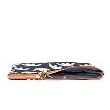 See more information about the Zipper Pouch (Navy/White)